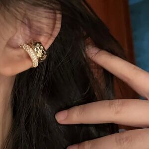 Women's Cuff  cartilage clip earrings, shiny cubic zirconia Gold and Silver